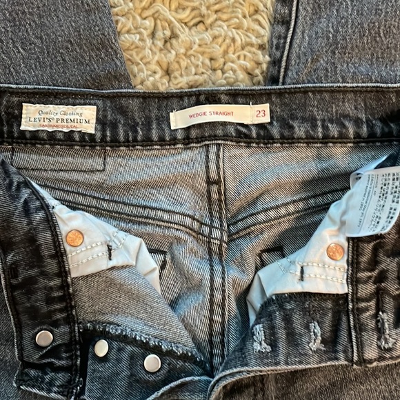 Levi’s charcoal wedgie straight jeans 23 - Picture 3 of 4